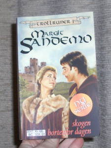Book (trollruner 1)